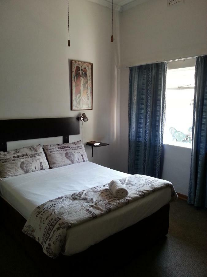 Boer En Brit Self Catering Accommodation Guesthouse Ladysmith Exteriör bild