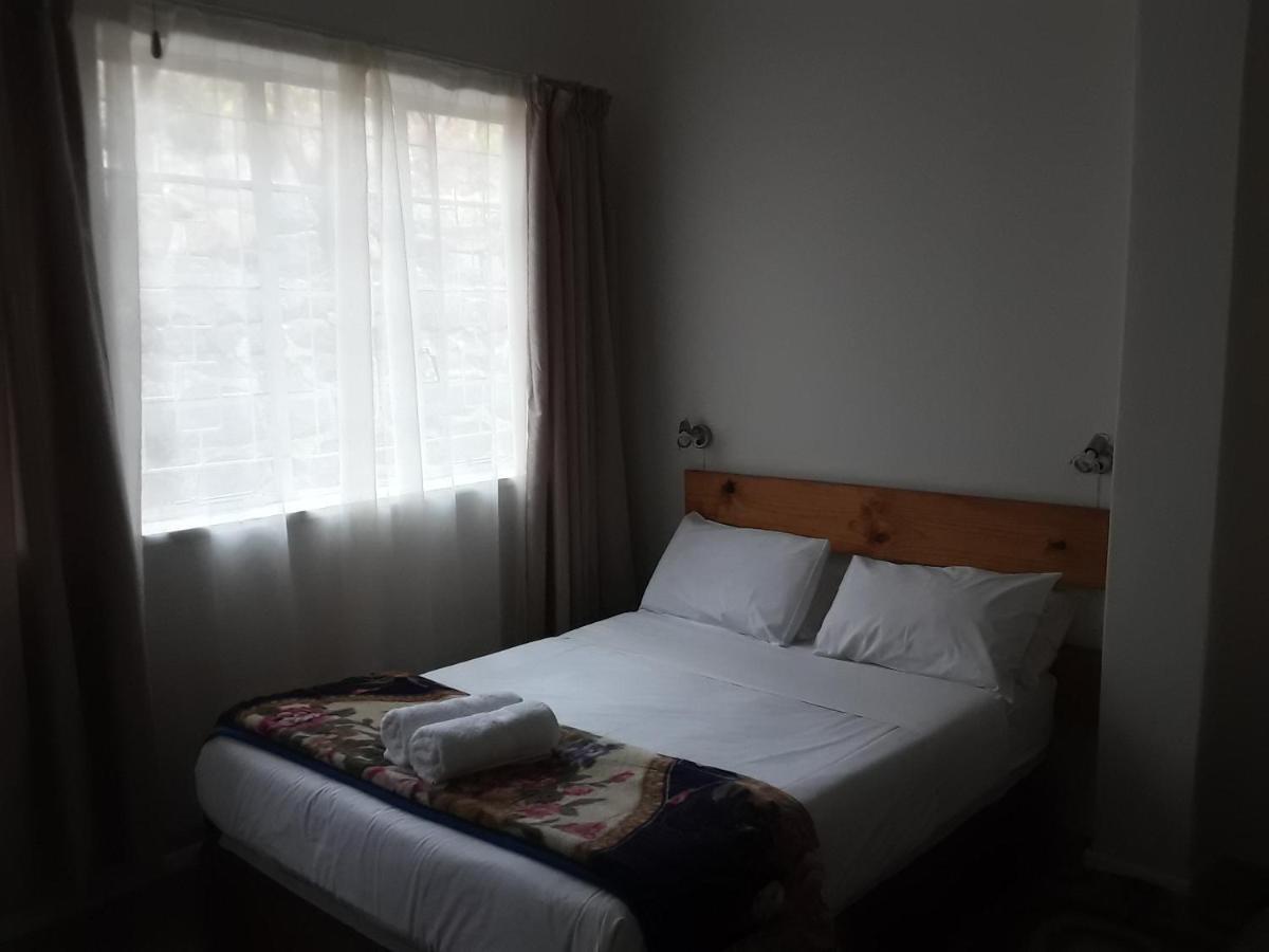 Boer En Brit Self Catering Accommodation Guesthouse Ladysmith Exteriör bild