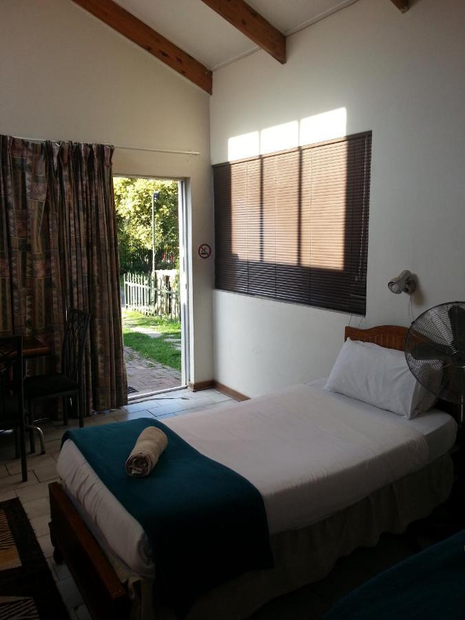 Boer En Brit Self Catering Accommodation Guesthouse Ladysmith Exteriör bild