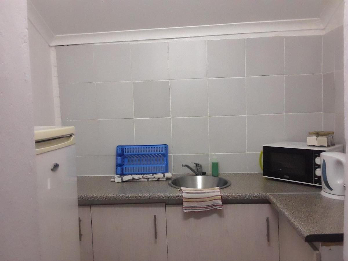 Boer En Brit Self Catering Accommodation Guesthouse Ladysmith Exteriör bild